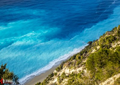 Brilliant blue ocean from cliff